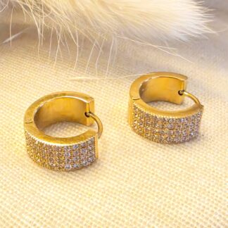 Edelstahl Creolen Damen 18K vergoldet – Breite Pavé Ohrringe Zirkonia goldfarben „Soraya