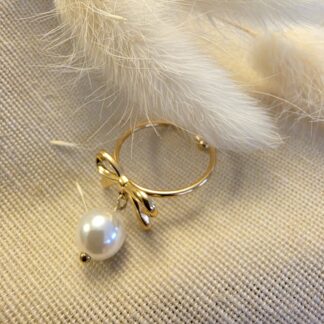 Verstellbarer Ring Damen 18K Vergoldet &ndash; Edelstahl Ring Schleife mit Perle "Chloe"
